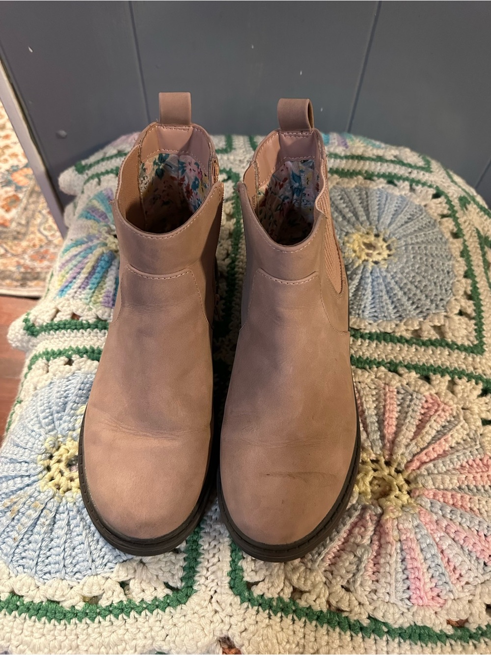Women’s Ankle Chelsea Boots in Dusty Taupe